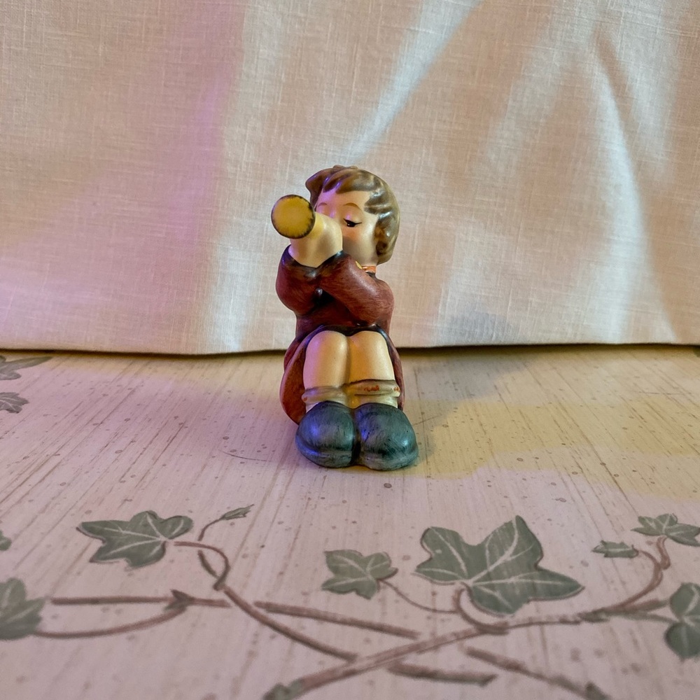 Hummel- (Girl Trumpet) 3”